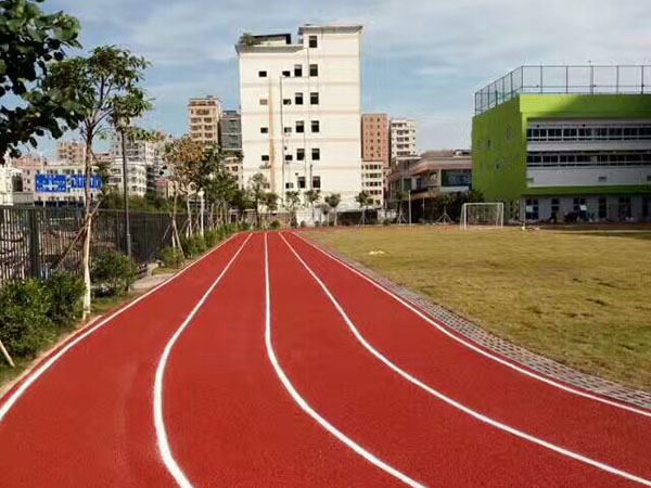 塑胶跑道.jpg